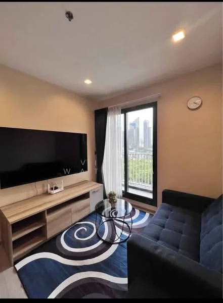 2 Bedroom condo in Life Asoke Hype