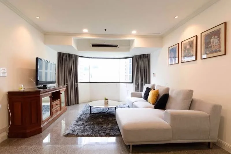 3 Bedroom condo in Baan Suanpetch