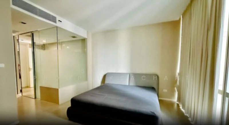 2 Bedroom condo in The Room Sukhumvit 21