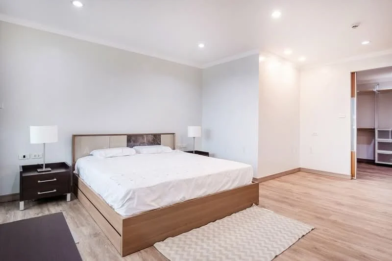 3 Bedroom condo in Fifty Fifth Tower