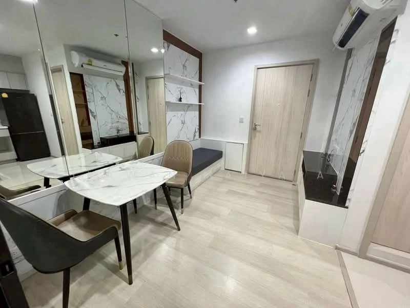 1 Bedroom condo in Life One Wireless