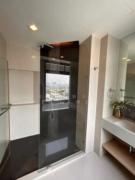 1 Bedroom condo in Rhythm Sukhumvit 44/1
