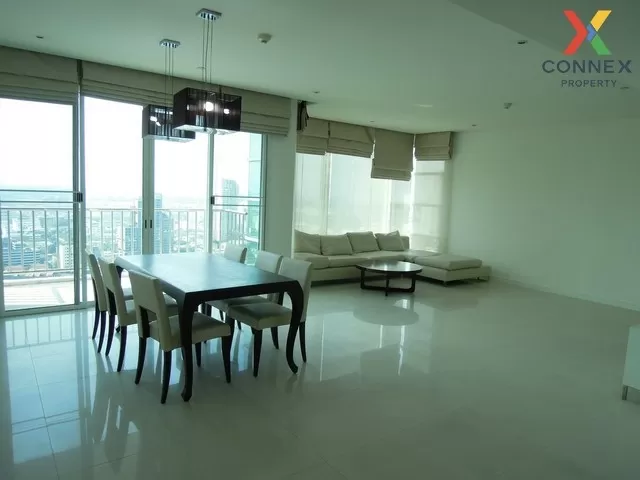 3 Bedroom condo in Fullerton Sukhumvit