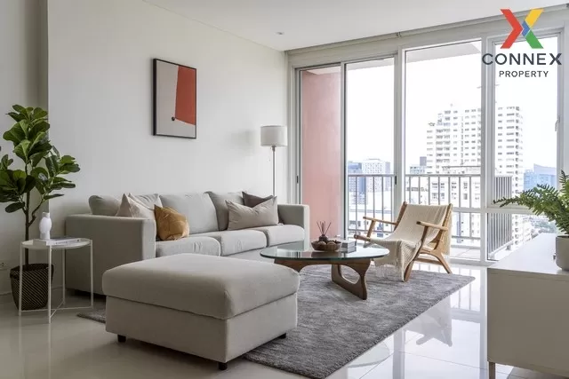 2 Bedroom condo in Fullerton Sukhumvit