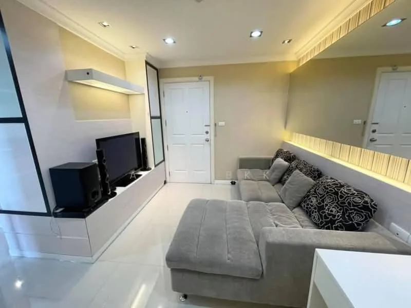 1 Bedroom condo in Lumpini Place Rama 9-Ratchada