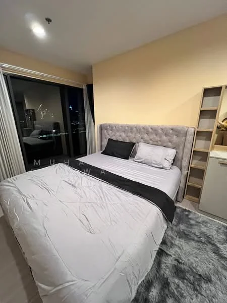 2 Bedroom condo in Life Asoke Hype