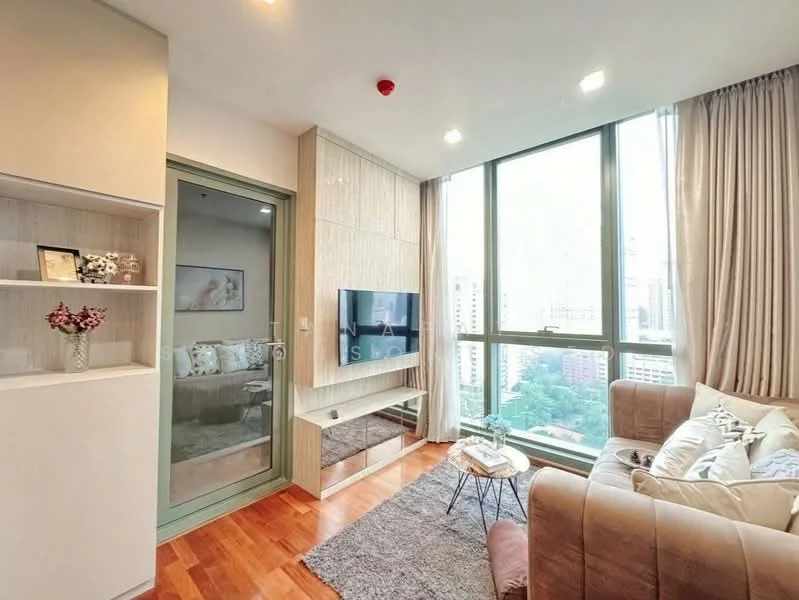 1 Bedroom condo in Wish Signature Midtown Siam
