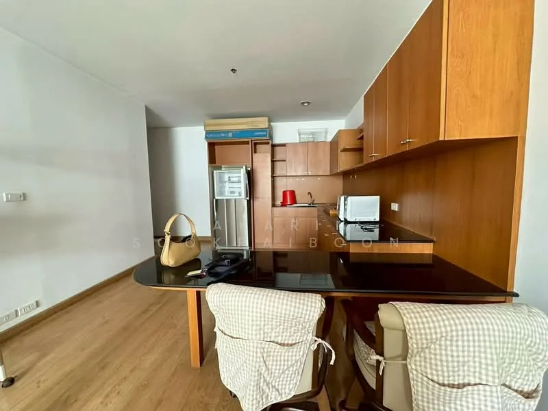 1 Bedroom condo in Silom Grand Terrace