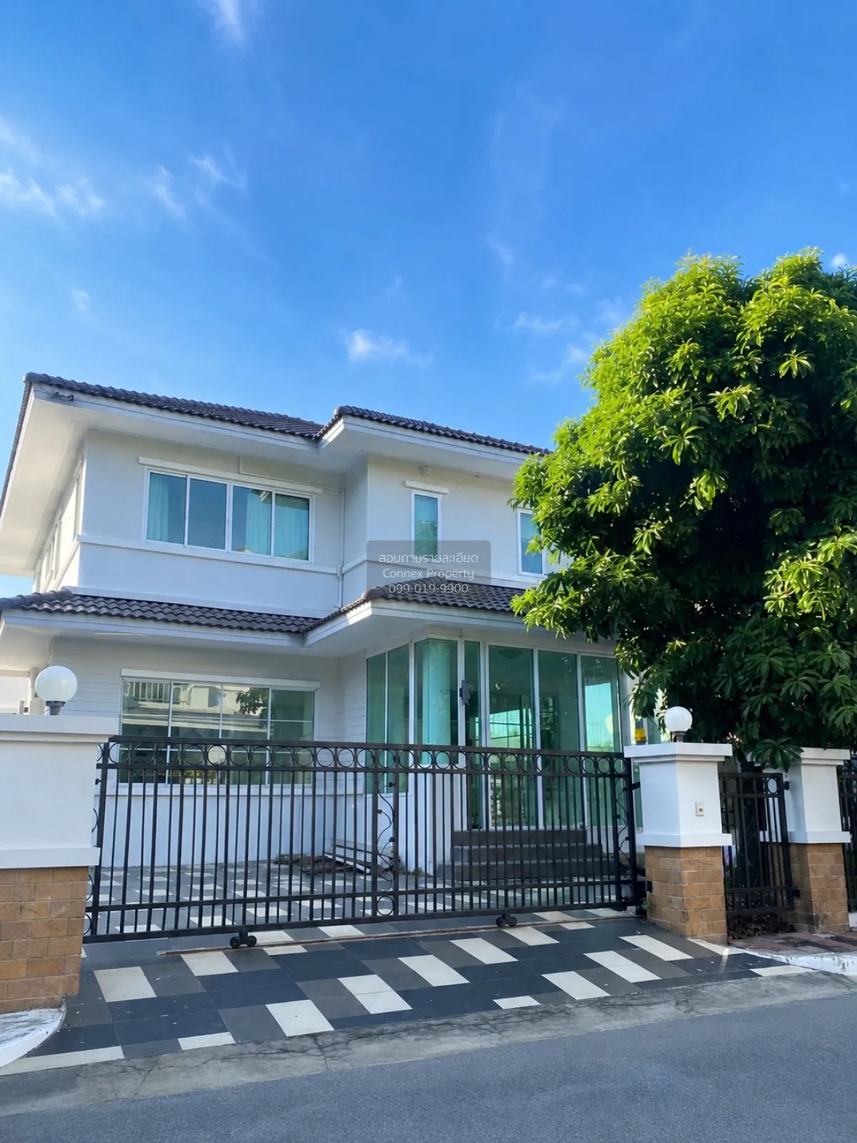 3 Bedroom condo in Nantawan Sukhumvit 77