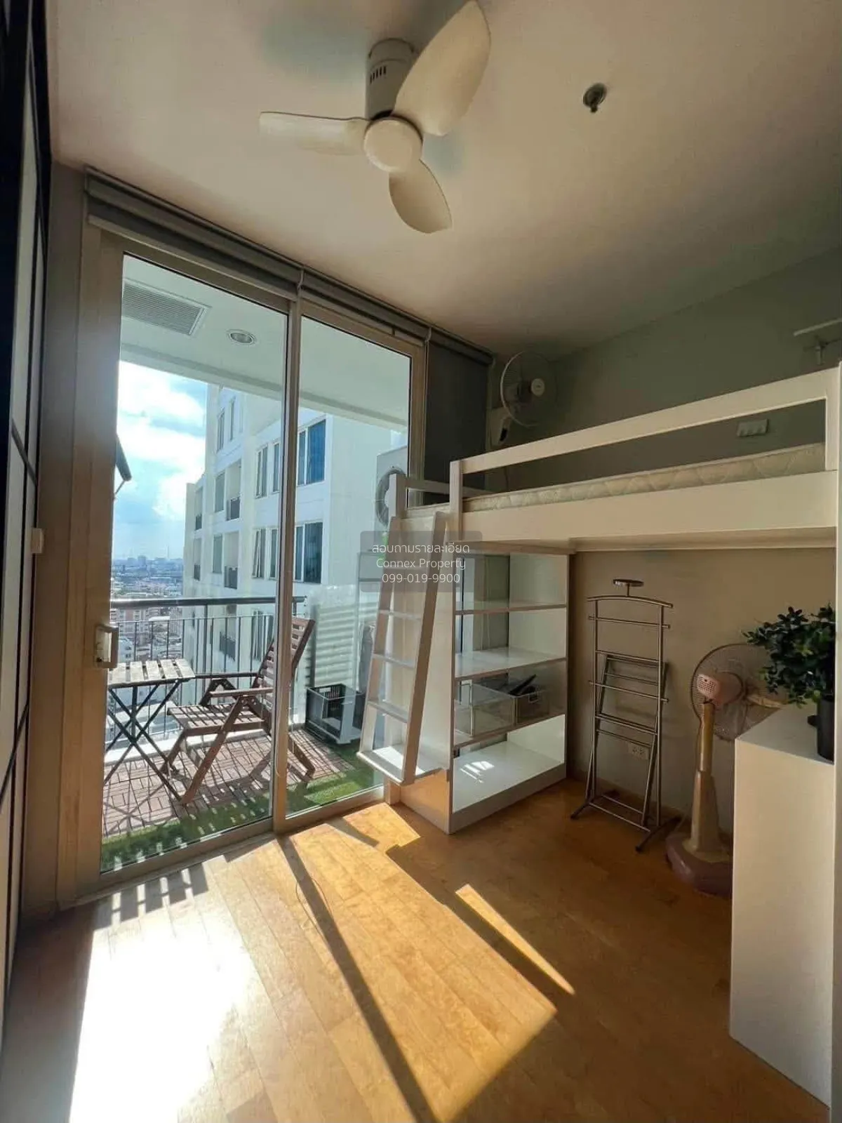 2 Bedroom condo in Villa Ratchatewi