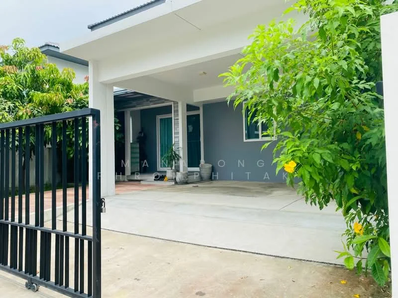 3 Bedroom condo in Mantana Onnut-Wongwaen 5