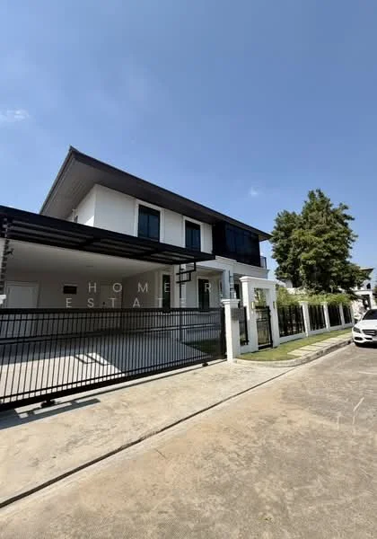 3 Bedroom condo in Setthasiri Pattanakarn