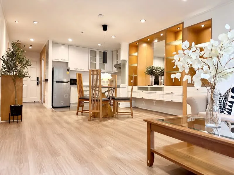 2 Bedroom condo in The Royal Place 1