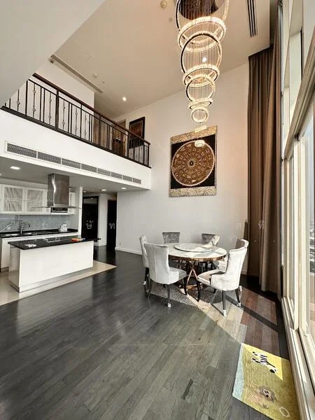 3 Bedroom condo in Watermark Chaophraya