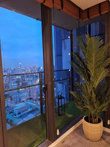 3 Bedroom condo in The Met Sathorn