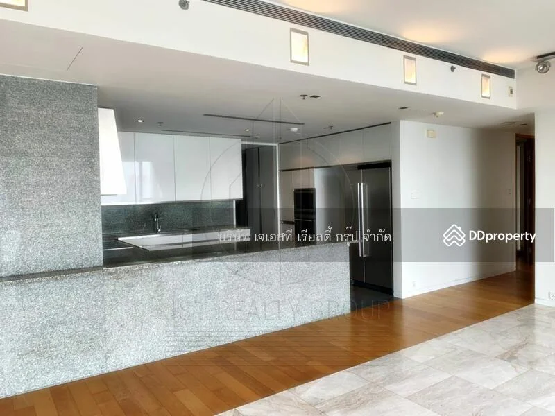 3 Bedroom condo in The Met Sathorn