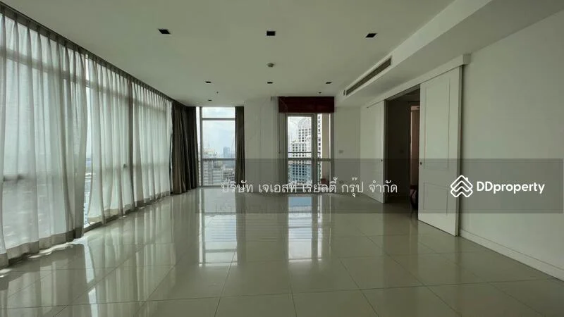 3 Bedroom condo in Athenee Residence