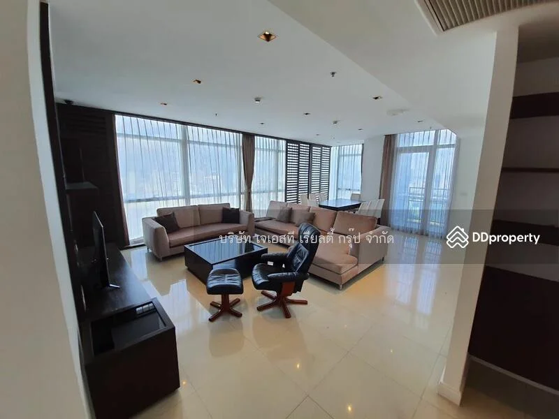 3 Bedroom condo in Athenee Residence