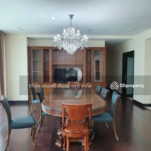 3 Bedroom condo in The Park Chidlom