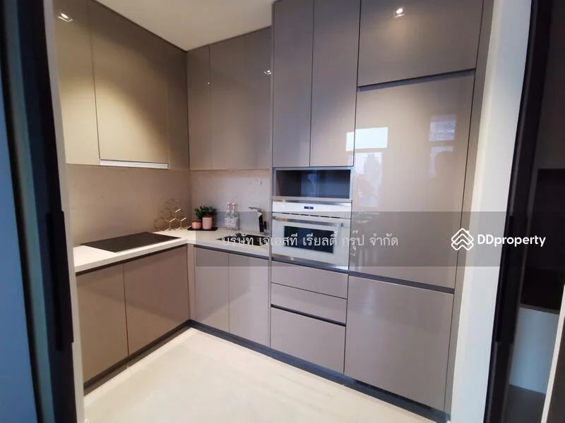 2 Bedroom condo in The Diplomat 39