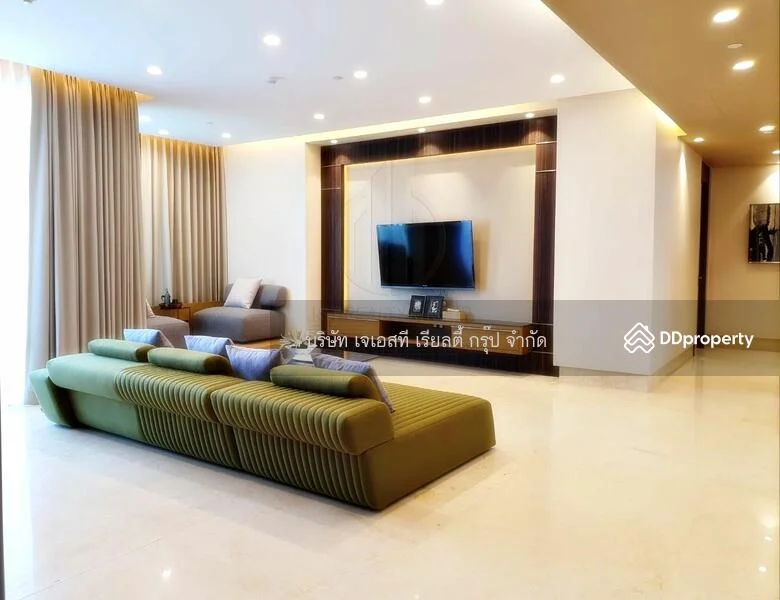 3 Bedroom condo in The Infinity