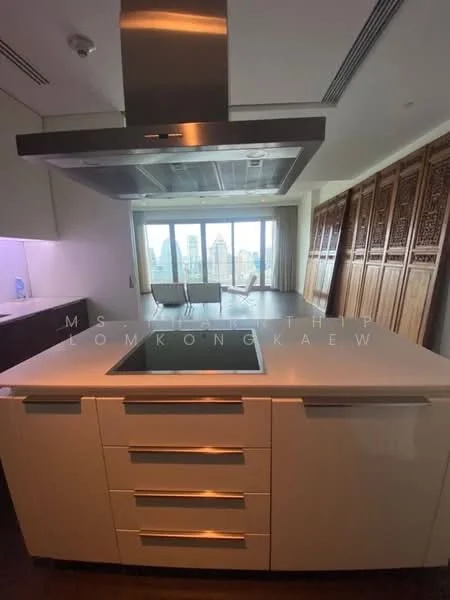 3 Bedroom condo in 185 Rajadamri