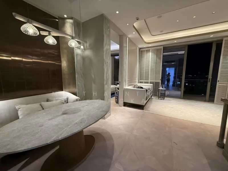 2 Bedroom condo in The Residences At Mandarin Oriental