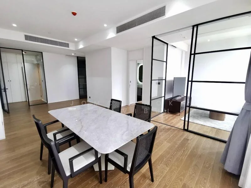 2 Bedroom condo in Muniq Langsuan