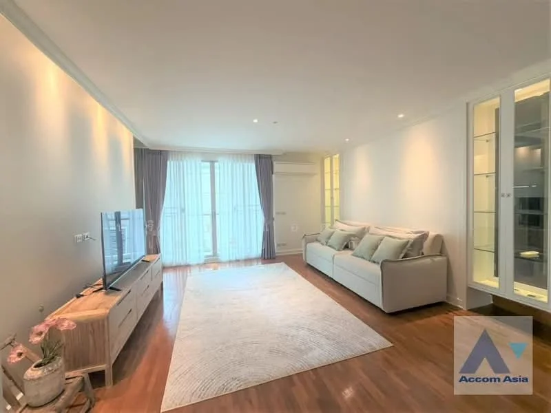 2 Bedroom condo in Noble House Ruamrudee