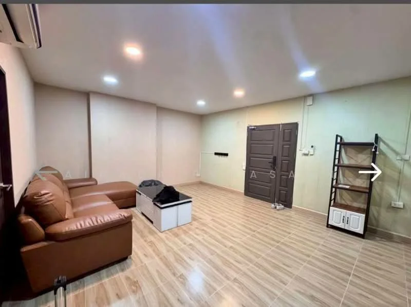 2 Bedroom condo in Country Complex Bangna