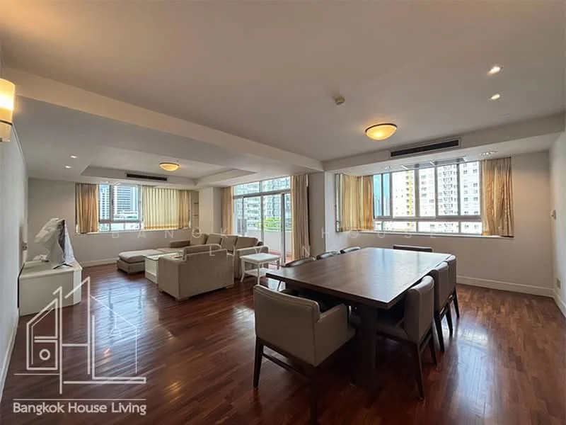 3 Bedroom condo in Krungthep Thani Tower