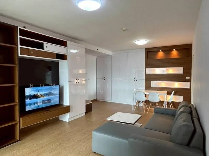 2 Bedroom condo in Supalai Park Ekkamai-Thonglor