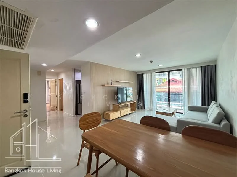 3 Bedroom condo in Pearl Residences