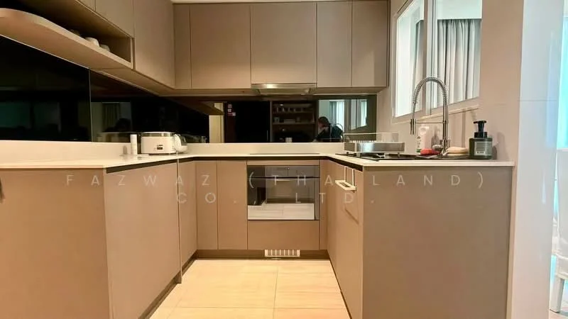 2 Bedroom condo in Craft Ploenchit