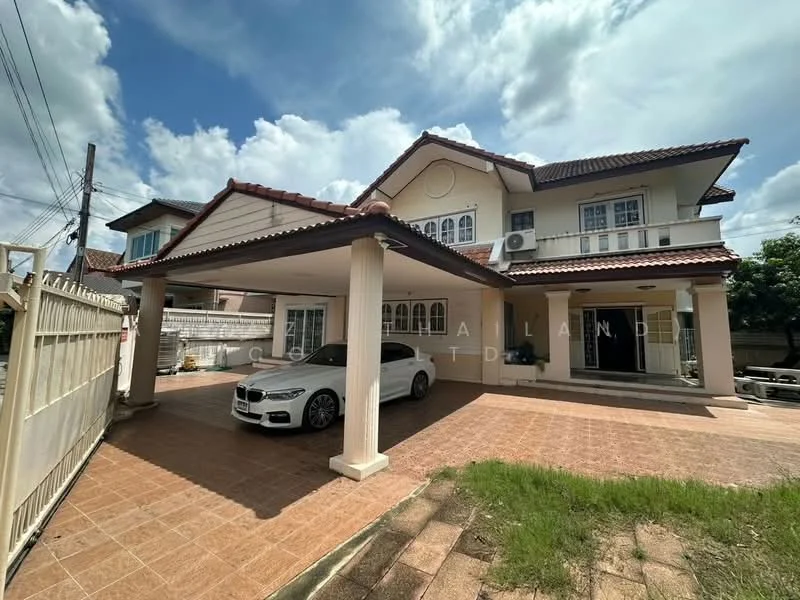 3 Bedroom condo in Praphawan Home Rom Klao 1