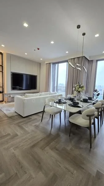 3 Bedroom condo in Rhythm Charoenkrung Pavillion