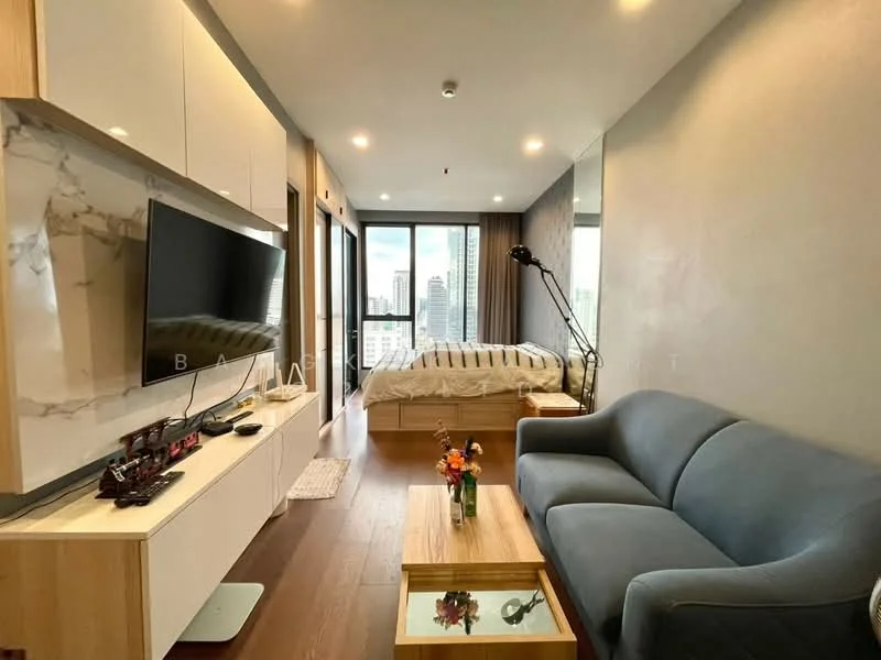 1 Bedroom condo in IDEO Q Victory