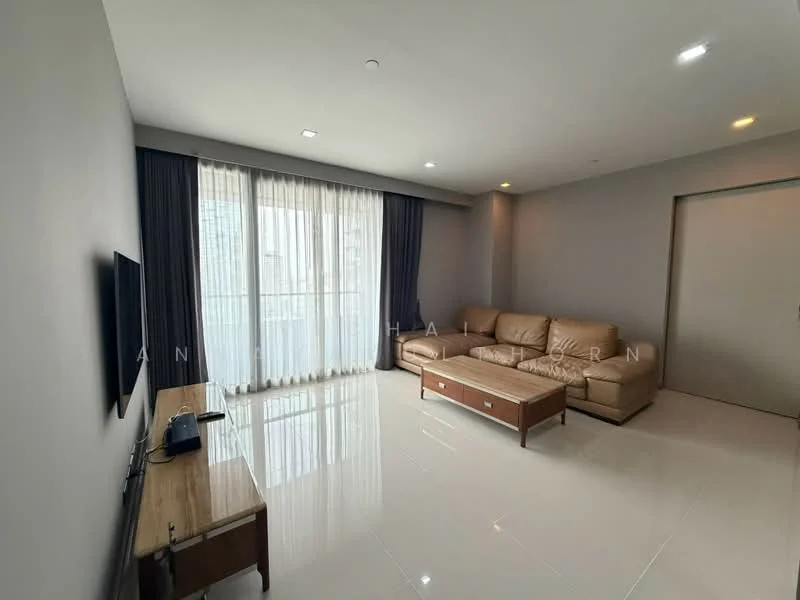 2 Bedroom condo in M Silom