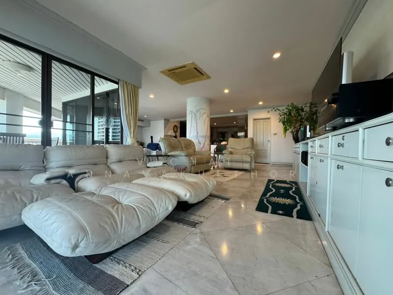 4 Bedroom condo in Dusit Condominium