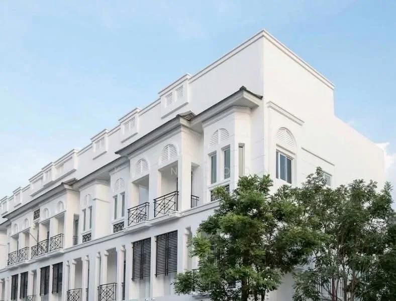 3 Bedroom condo in Leon Sukhumvit 62