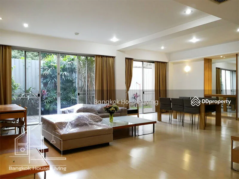 2 Bedroom condo in Baan Sukhumvit 27