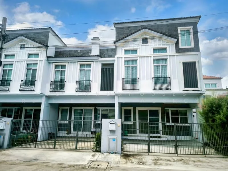 3 Bedroom condo in Indy Bangna-Ramkhamhaeng 2