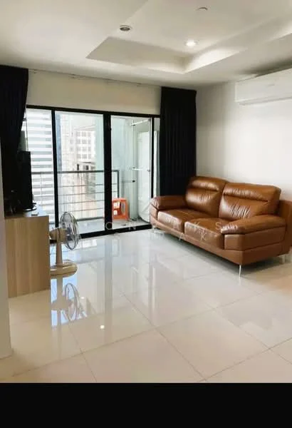 2 Bedroom condo in Sathorn Gardens