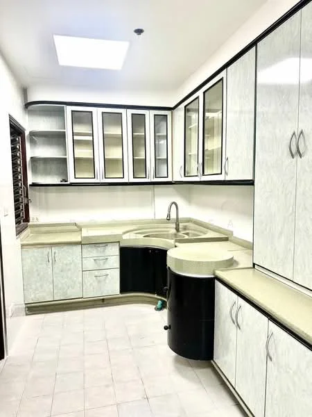 3 Bedroom condo in 33 Tower
