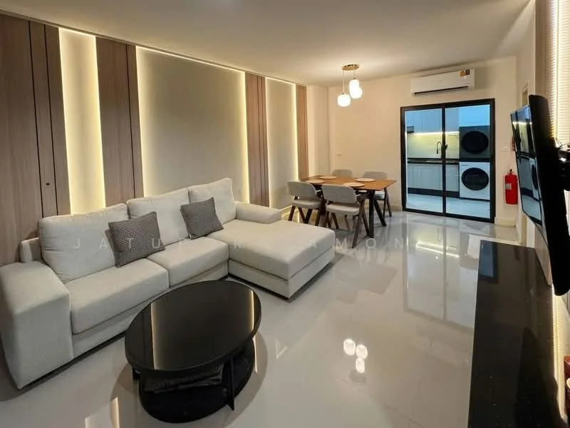 3 Bedroom condo in Baan Klang Muang Sukhumvit-Onnut