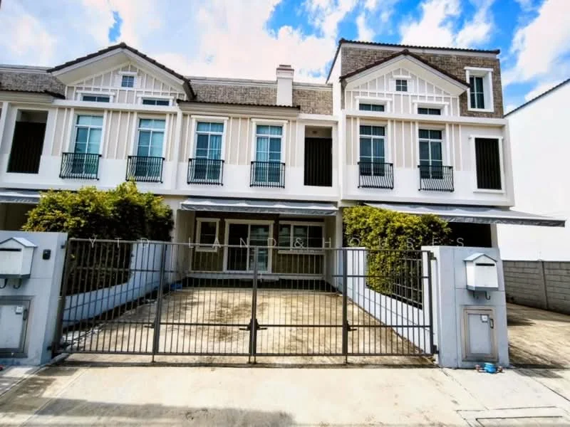 3 Bedroom condo in Indy 2 Bangna-Ramkhamhaeng 2