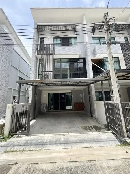 3 Bedroom condo in Plex Bangna