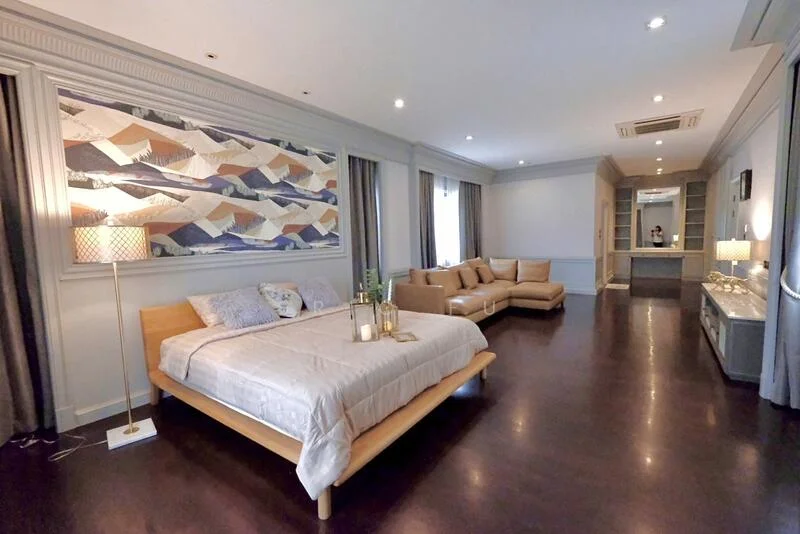 4 Bedroom condo in Grand Bangkok Boulevard Sukhumvit