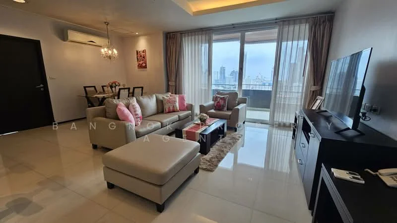 2 Bedroom condo in Piyathip Place