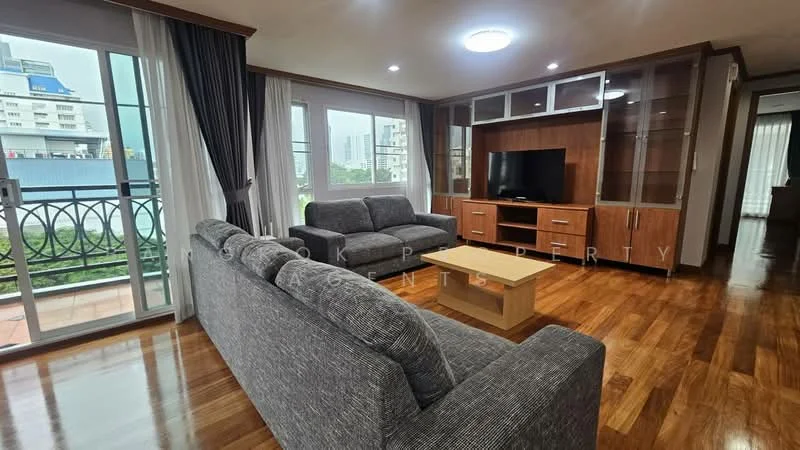 3 Bedroom condo in Oscar Mansion